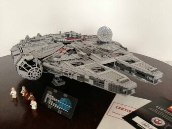 LEGO Star Wars Konečný zberateľský Millennium Falcon (10179) - 2