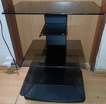 PREDÁM TV / HIFI STOLÍK - 2