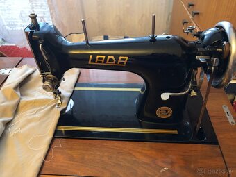Šijací stroj Lada stolíkový - 2