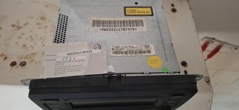 Radio RCD 300 VW Group s kodom - 2