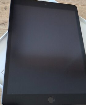 IPad 7. - 2