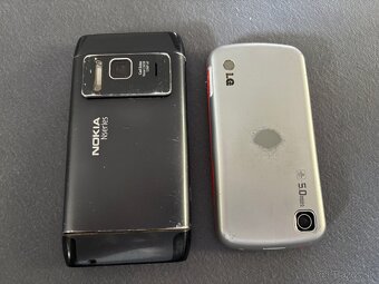 Nokia n8 + LG km570 - 2