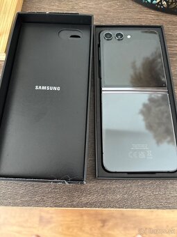 Samsung Z Flip 5 - 2