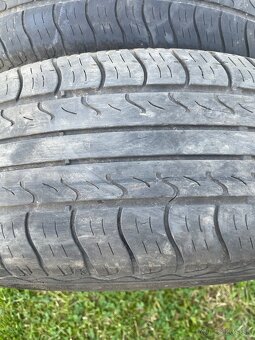 Predám pneu 215/65 R16 ks4 - 2