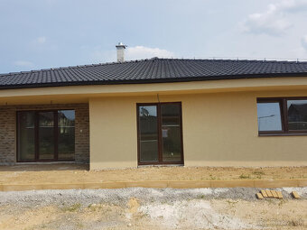 MODERNÝ 5-IZBOVÝ BUNGALOV KAMENIČANY - 2