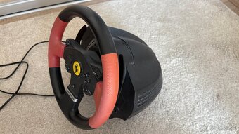Volant s pedálmi - 2