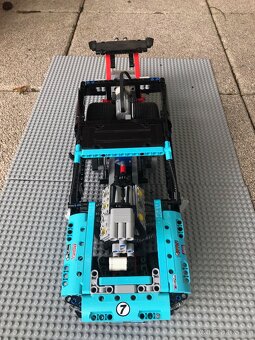 LEGO Technic 42050 Dragster - 2