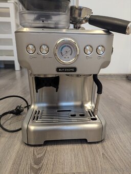 Predám pákovy kávovar Blitzhome - 2