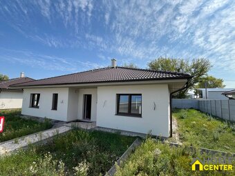 REZERVOVANÁ novostavba - 5 izbový bungalov/ RD/ v Komárne /  - 2