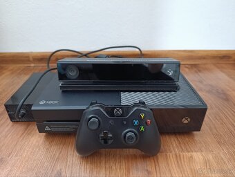 Xbox One 500GB + Kinect + 1 ovládač + Bonus FIFA 19 zadarmo - 2