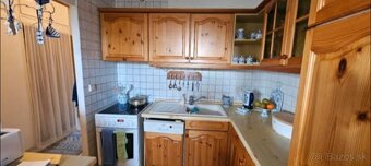 Borovicová venkovská kuchyně se spotřebiči,5651 - 2