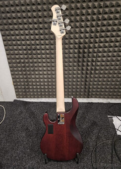 Predám 5 strunovú bassgitaru Sterling by Music Man - 2
