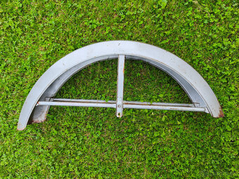 Přední blatník ČZ 175/477, 125/476  - ULOŽENKA - 2