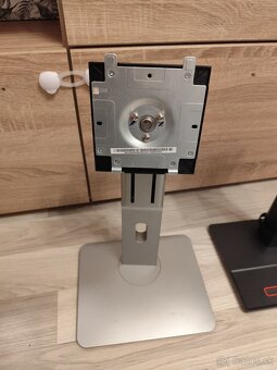 Stojany na monitory - 2