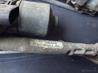 Motorceky stieračov Touran - 2