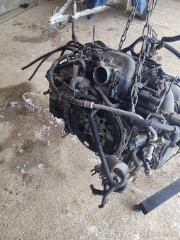 2.5 benzín 121kw EJ25 - 2