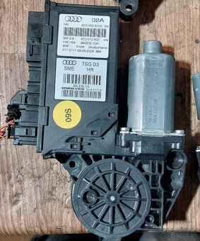Motorčeky sťahovania okien Audi A8 D3 - 2