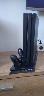 PS4 Pro 1T + Thrustmaster T80 Ferrari Edition - 2