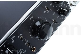 Universal Audio 6176 Mikrofónový predzosilňovač - 2