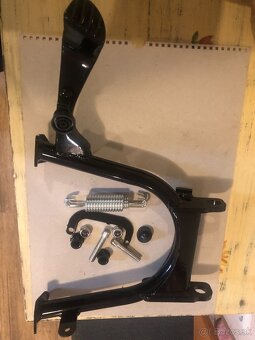 Predám stredový stojan na Triumph Bonneville T100 - 2