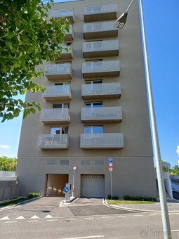 Predaj vnútorné parkovanie Ovocné Sady pri letisku - 2