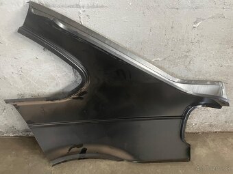 BMW e36 zadný blatník 41218191130 - 2