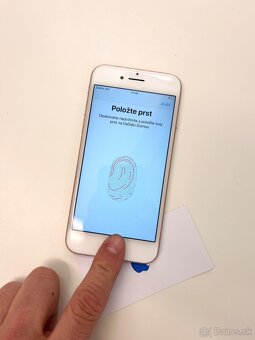 Apple iPhone 8 64GB Rose Gold - 2