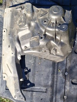 audi a6 4g stvrtka nosnik - 2