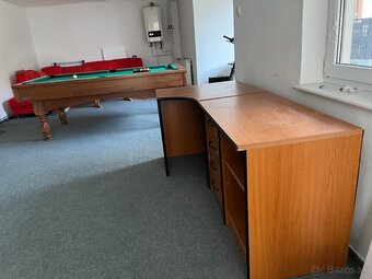 Predam rohovy pisaci stol - 2