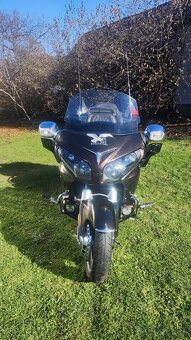 Predám Hondu Goldwing rok 2012 vo výbave DELUXE. - 2