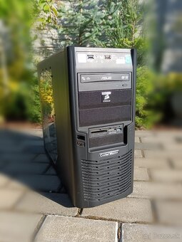 PCčko v cene 250e s intel i7 6jadro 3.7ghz a Nvidia GTX - 2