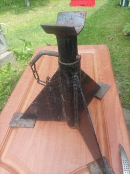 Predám ističe, ventilátor, stojan pod auto - 2