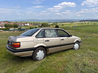 VW Passat B3 GL 1.8 benzín (zlatá farba) - 2