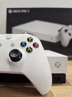 XBOX ONE X - White limited edition - 2