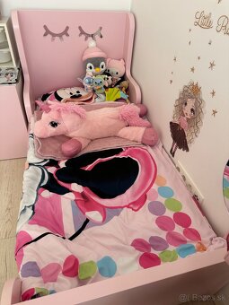 Dievčenská detská iyba - 2