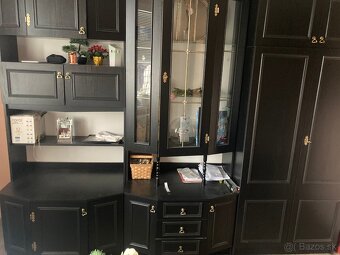 Predám veľmi zachovalú obývaciu stenu, čierna - 2