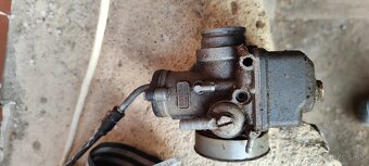 Yamaha DT 125 LC - valec ,karburator - 2