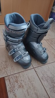 Lyže Salomon a lyžiarky Nordica - 2