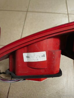 Svetlá volkswagen passat - 2