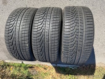 Hankook Winter ICept EVO2 295/35 R23 108W - 2