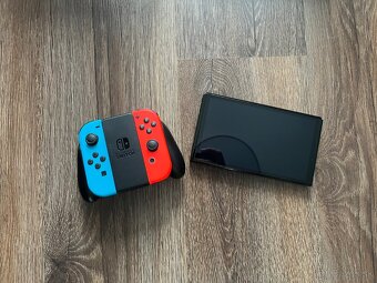 Predám Nintendo Switch OLED - 2