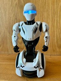 Tancujúci robot - 2