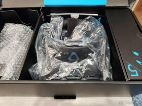 Predám kompletnú sadu HTC Cosmos Elite- Headset VR,ako nové - 2