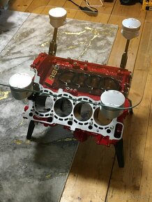 Motor stolík Audi V8 RS - 2
