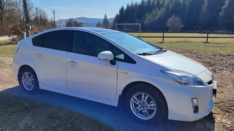 Predám Toyota Prius 3 Panorama Exclusive - 2