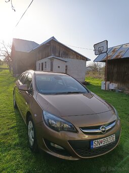 Opel Astra st j - 2
