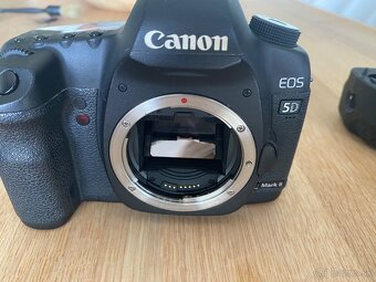 Canon 5D Mark II - 2