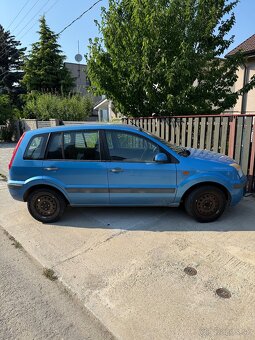 Ford Fusion 1,4i benzín .2010 - 2