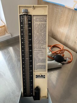Starý tonometer 40 značky Chirana - 2