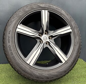 Zimní sada Volvo XC90 275/45R20 110V - 2
